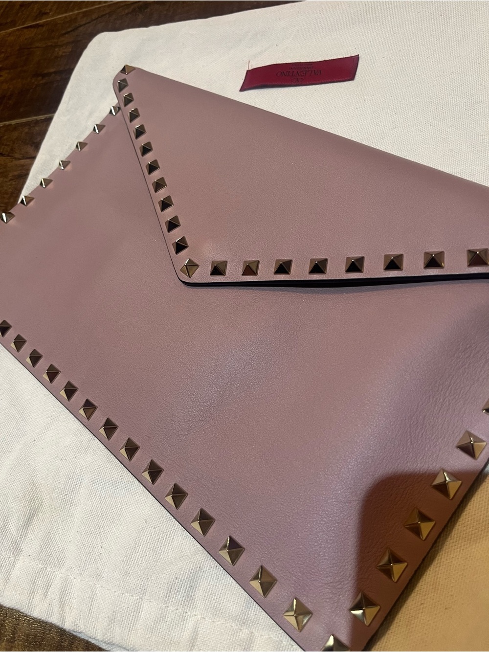 Like new ! VALENTINO ROCKSTUD envelope Clutch - Picture 6 of 6